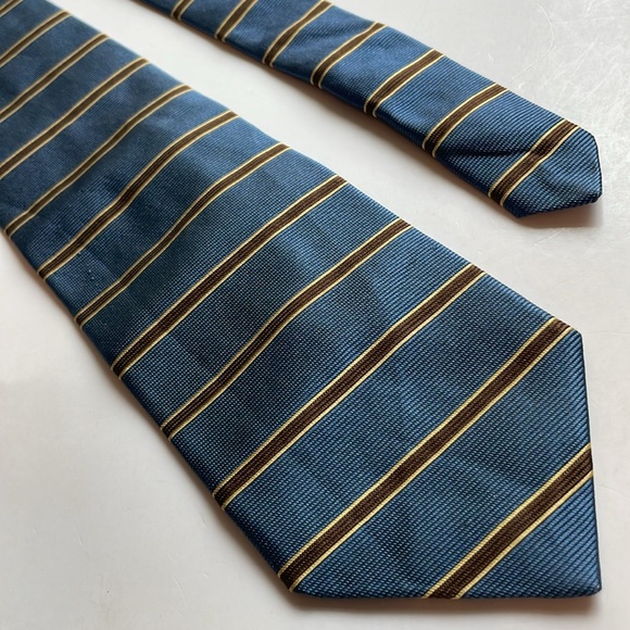 Brooks Brothers Makers 100% silk necktie USA made tie blue stripes 56” X 3 5/8” - Picture 5 of 7